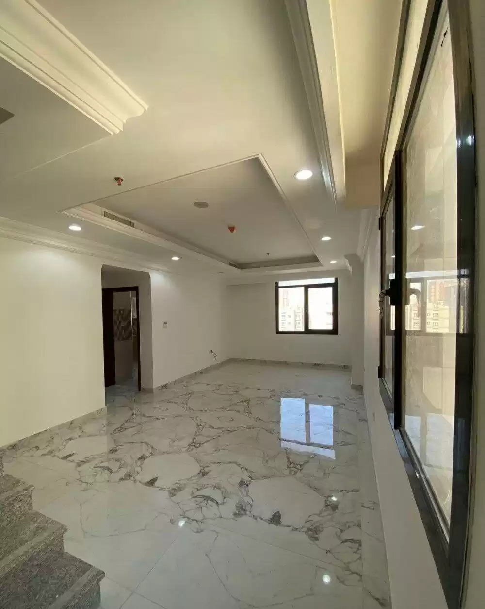 Residential Ready Property 3 Bedrooms U/F Apartment  for rent in Kuwait #23061 - 1  image 