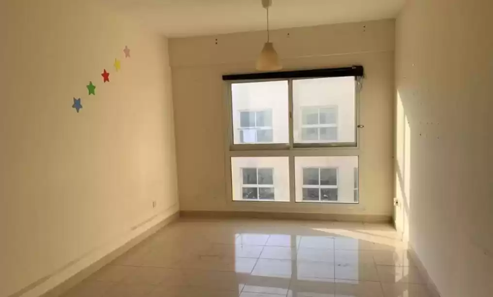 Residential Ready Property 1 Bedroom U/F Apartment  for rent in Dubai #23102 - 1  image 