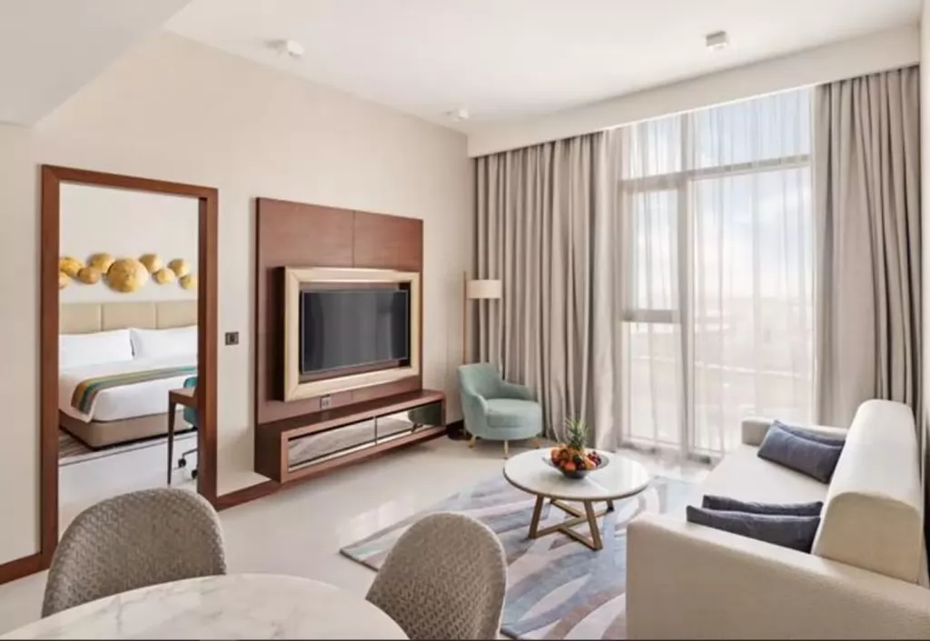 Wohn Klaar eigendom 1 + Zimmermädchen F/F Wohnung  zu vermieten in Dubai #23105 - 1  image 