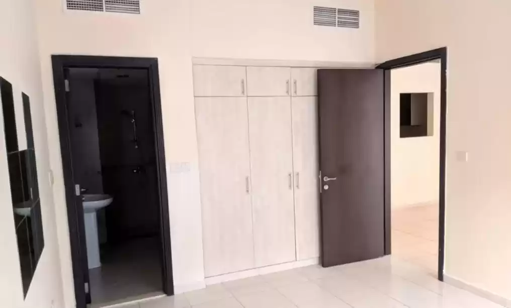 Résidentiel Propriété prête 1 chambre U / f Appartement  a louer au Dubai #23106 - 1  image 