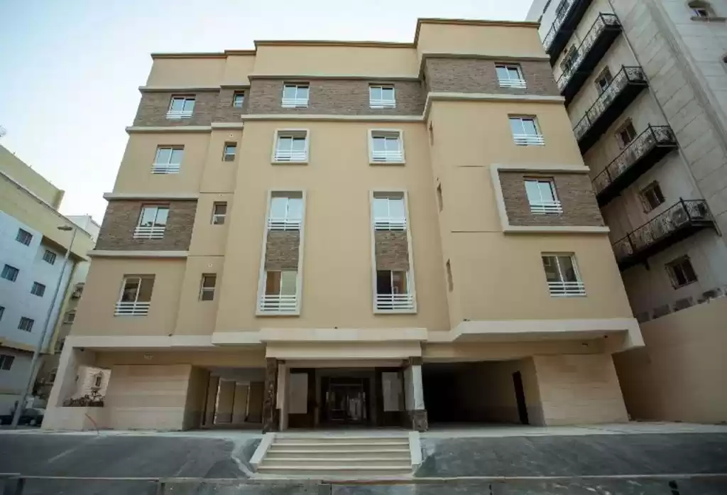 yerleşim Hazır Mülk 5+hizmetçi Yatak Odası U/F Apartman  satılık içinde Riyad #23127 - 1  image 