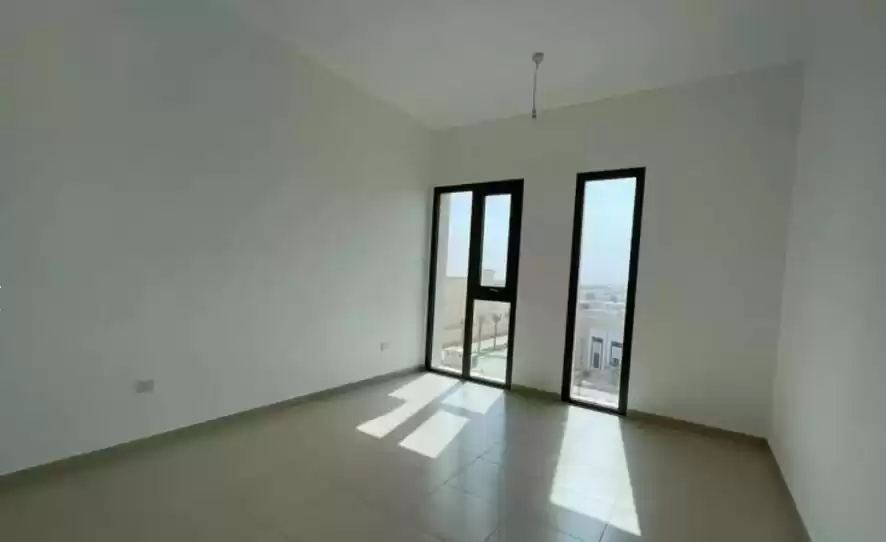Residential Ready Property 1 Bedroom U/F Apartment  for rent in Dubai #23164 - 1  image 
