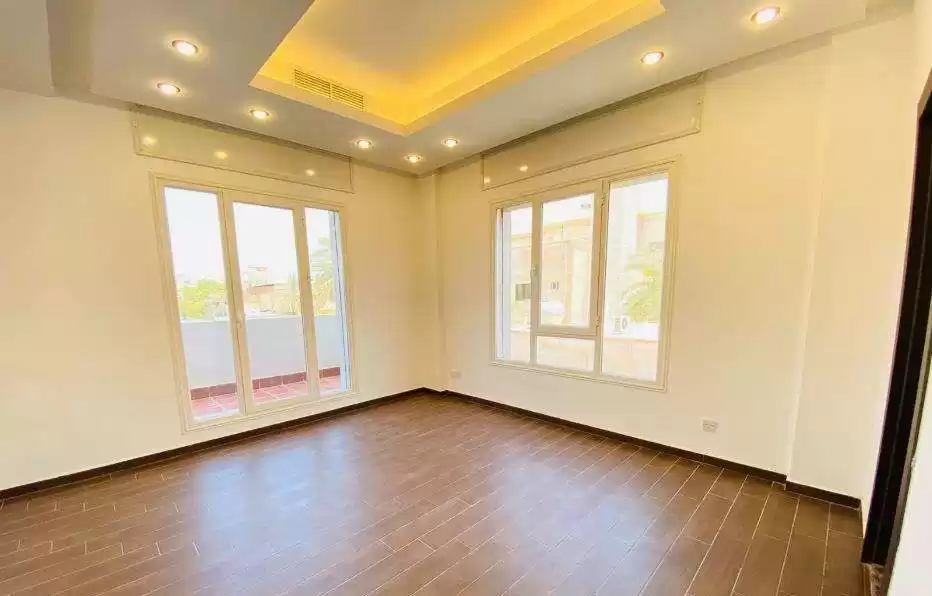 Residential Ready Property 3 Bedrooms U/F Apartment  for rent in Kuwait #23174 - 1  image 