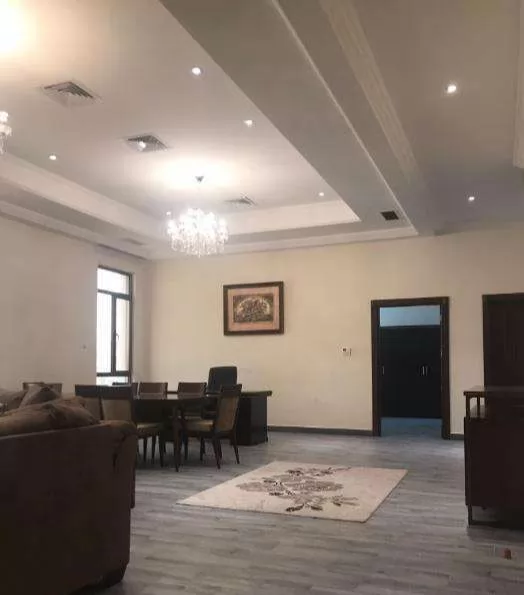 Жилой Готовая недвижимость 4+комнаты для горничных Ж/Ж Квартира  в аренду в Кувейт #23175 - 1  image 