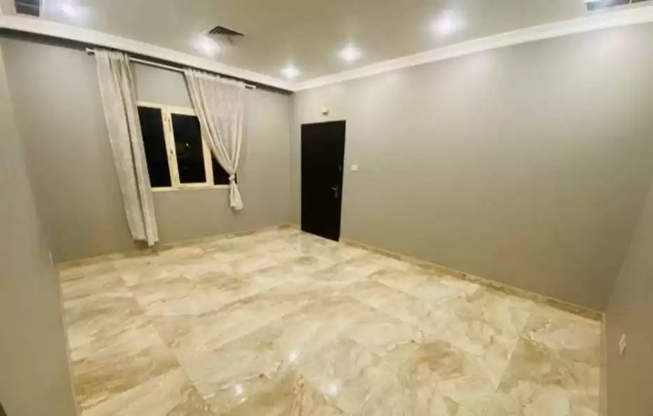 Residential Ready Property 3 Bedrooms U/F Apartment  for rent in Kuwait #23182 - 1  image 