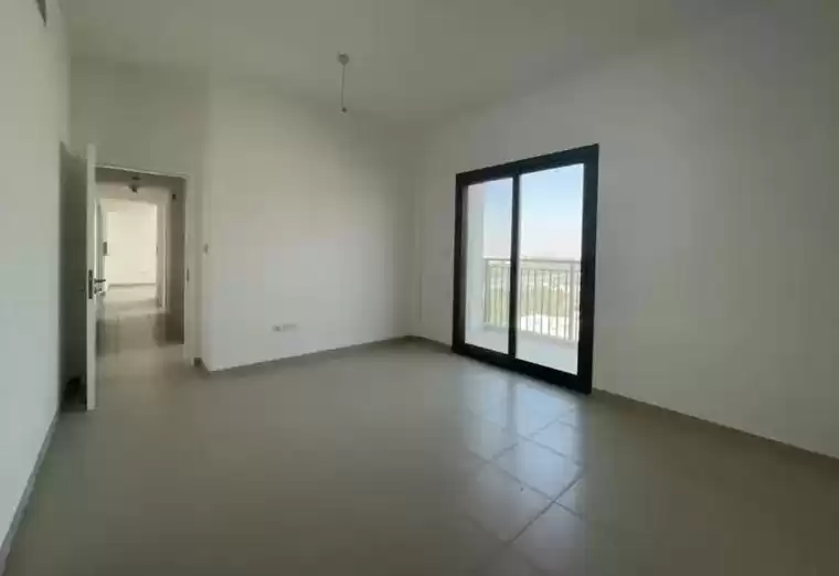 Residential Ready Property 3 Bedrooms U/F Apartment  for rent in Dubai #23208 - 1  image 