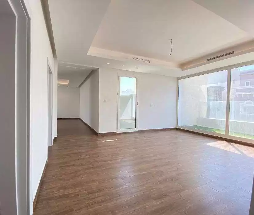 Residencial Listo Propiedad 5 + habitaciones de servicio U / F Apartamento  alquiler en Kuwait #23219 - 1  image 