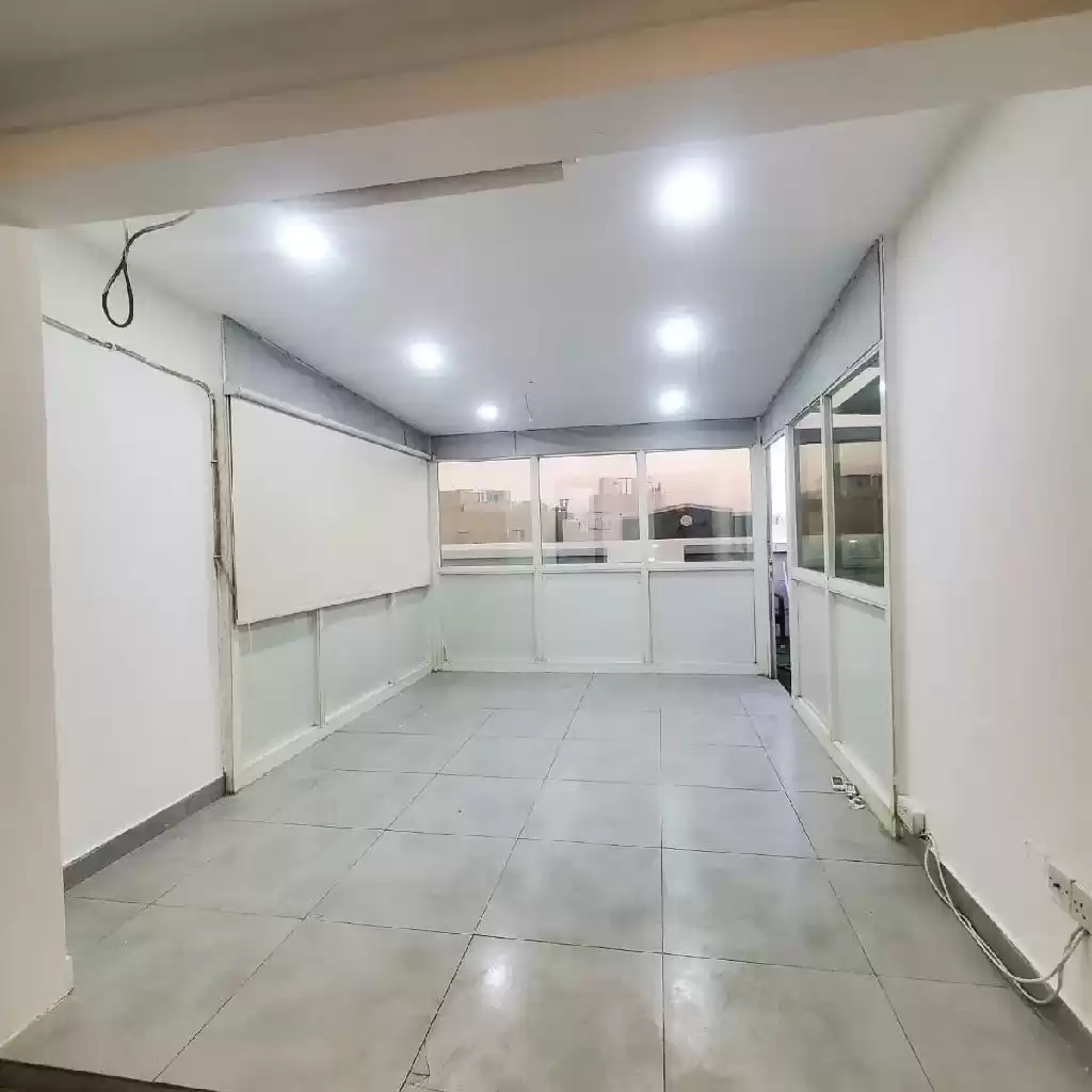 Residential Ready Property 2 Bedrooms U/F Apartment  for rent in Kuwait #23236 - 1  image 