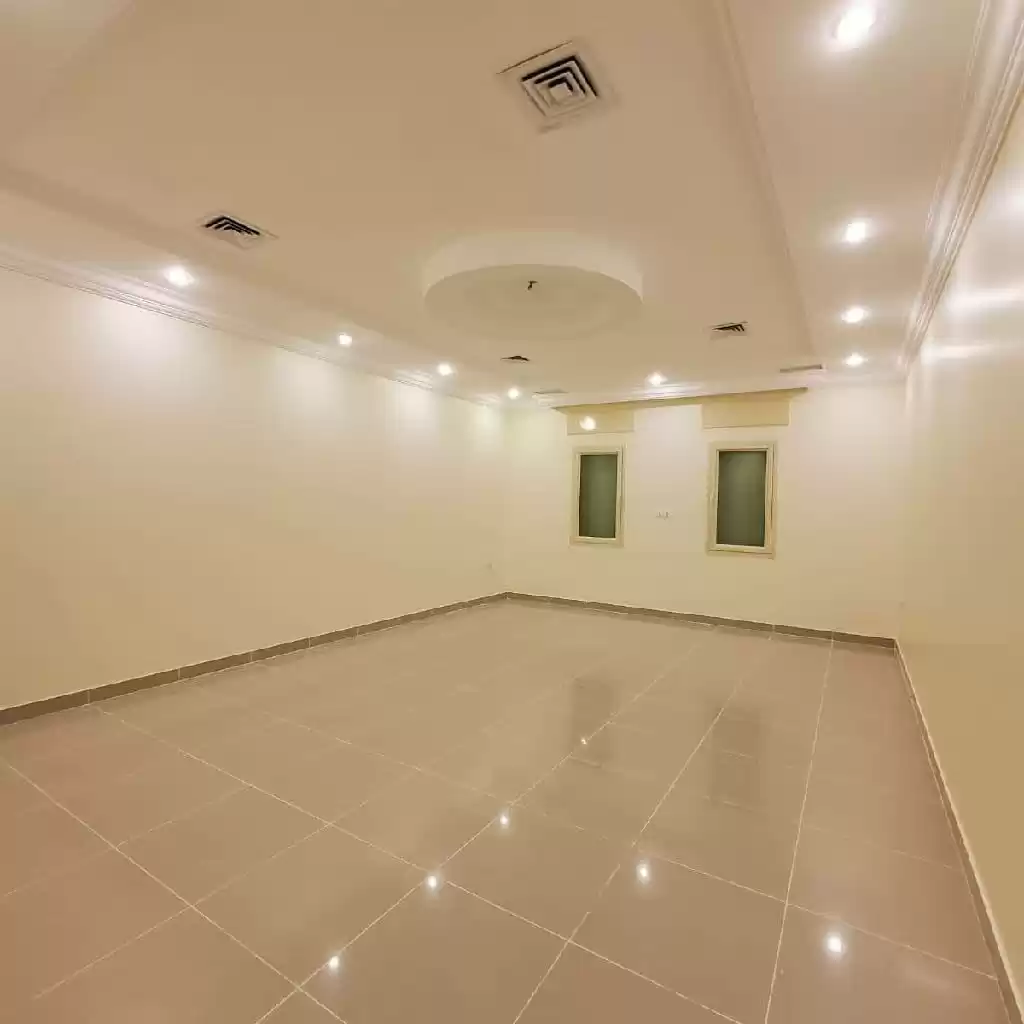 Residential Ready Property 4 Bedrooms U/F Apartment  for rent in Kuwait #23237 - 1  image 