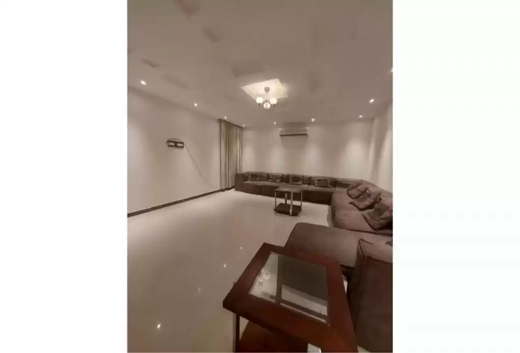 Wohn Klaar eigendom 6 + Zimmermädchen U/F Alleinstehende Villa  zu verkaufen in Riad #23242 - 1  image 