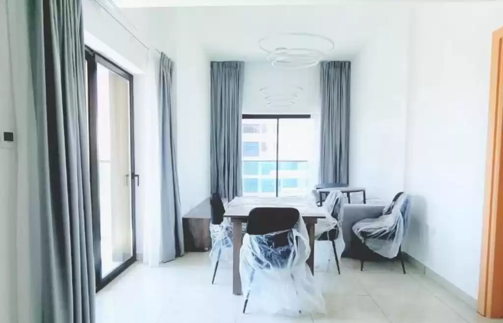 سكني عقار جاهز 1 غرفة  نصف مفروش شقة  للإيجار في دبي #23285 - 1  صورة 
