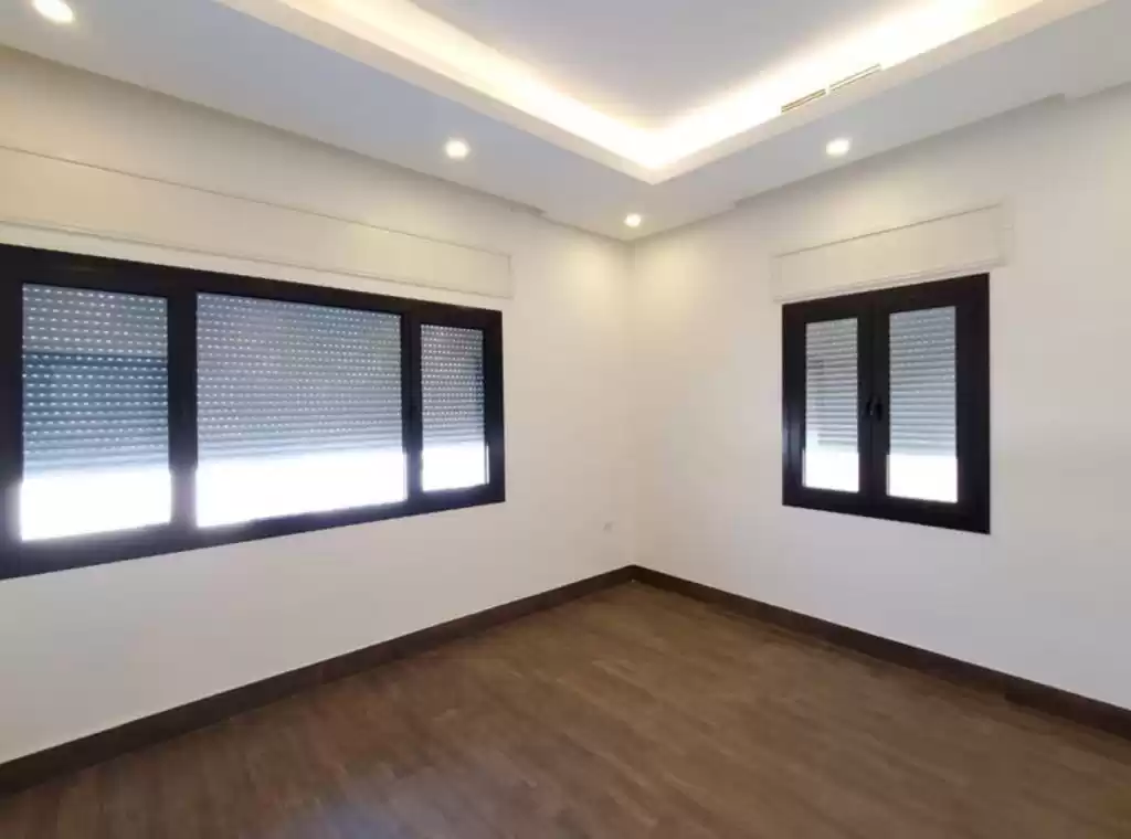 Wohn Klaar eigendom 3 Schlafzimmer U/F Wohnung  zu vermieten in Kuwait #23290 - 1  image 