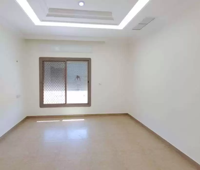 Residential Ready Property 3 Bedrooms U/F Apartment  for rent in Kuwait #23311 - 1  image 