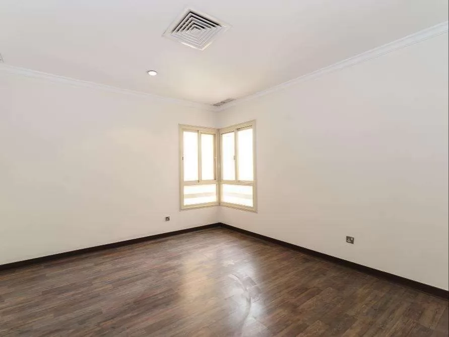 Жилой Готовая недвижимость 3 спальни Н/Ф Квартира  в аренду в Кувейт #23326 - 1  image 