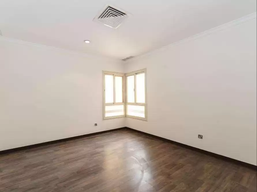 Wohn Klaar eigendom 3 Schlafzimmer U/F Wohnung  zu vermieten in Kuwait #23326 - 1  image 