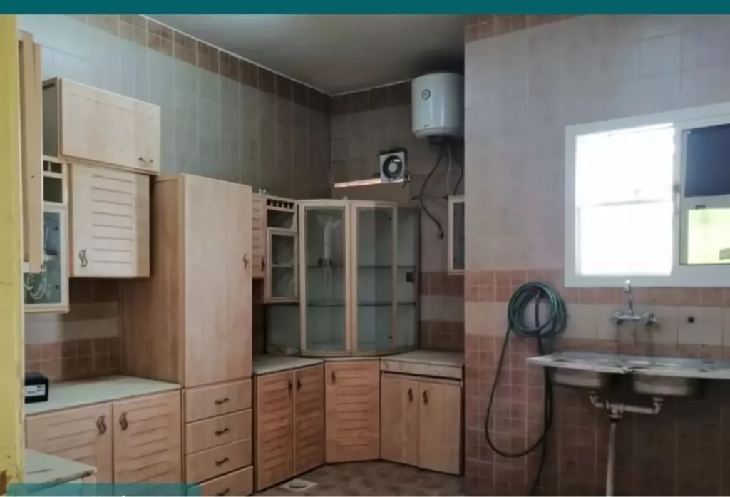 Wohn Klaar eigendom 2 Schlafzimmer U/F Wohnung  zu vermieten in Riad #23328 - 1  image 