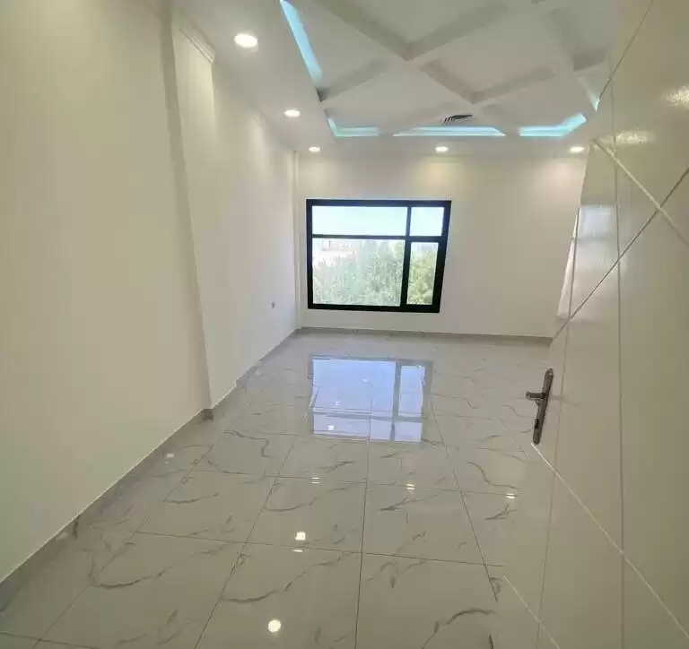 Residential Ready Property 3 Bedrooms U/F Apartment  for rent in Kuwait #23363 - 1  image 