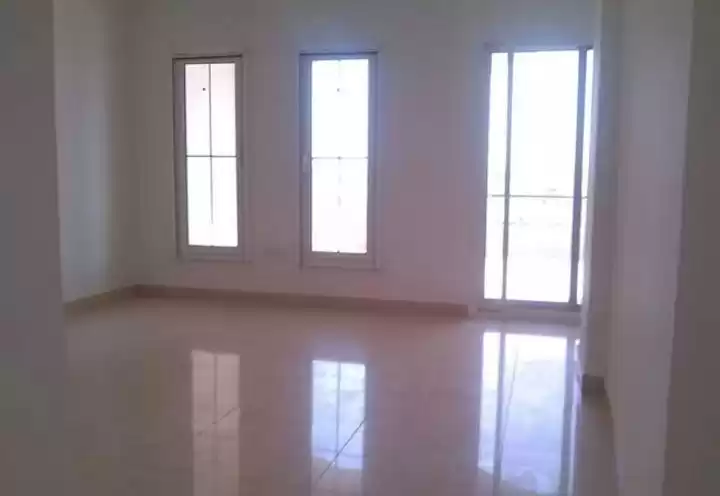 Residential Ready Property 3+maid Bedrooms U/F Standalone Villa  for rent in Dubai #23445 - 1  image 
