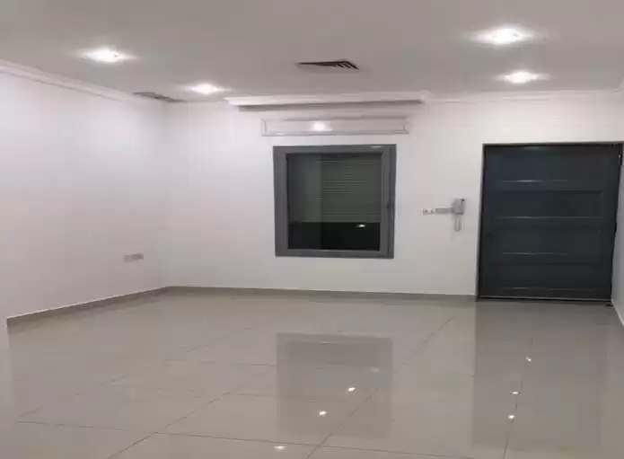 Residential Ready Property 3+maid Bedrooms U/F Apartment  for rent in Kuwait #23467 - 1  image 