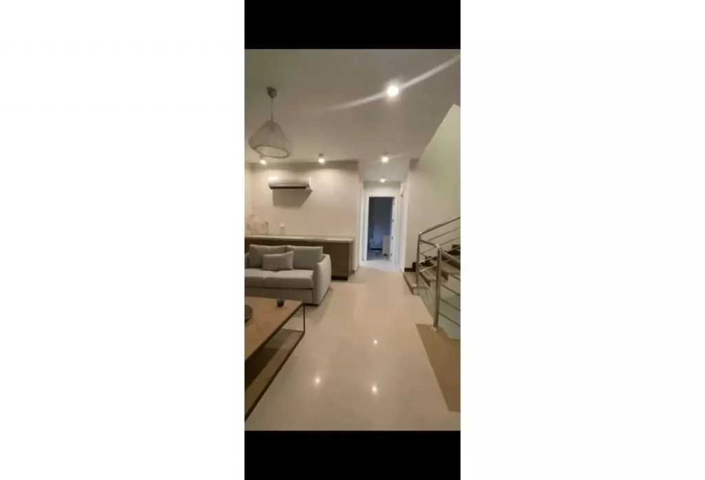 Residential Ready Property 3+maid Bedrooms S/F Duplex  for rent in Riyadh #23471 - 1  image 