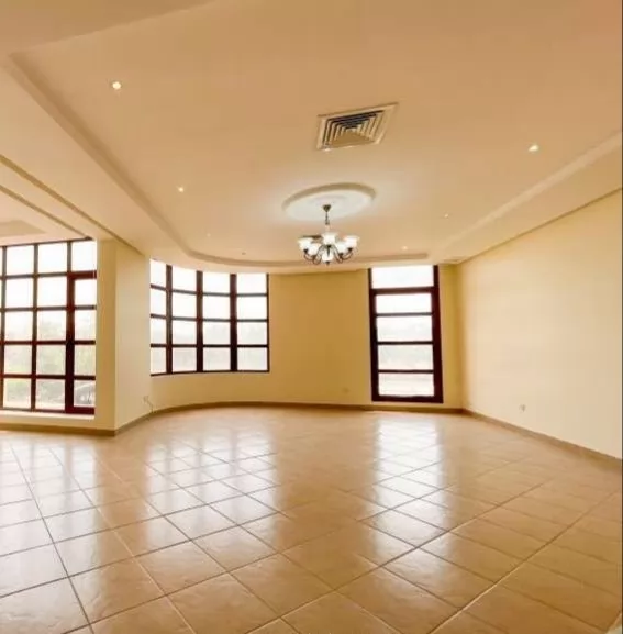 Wohn Klaar eigendom 3 + Magd Schlafzimmer U/F Wohnung  zu vermieten in Kuwait #23495 - 1  image 