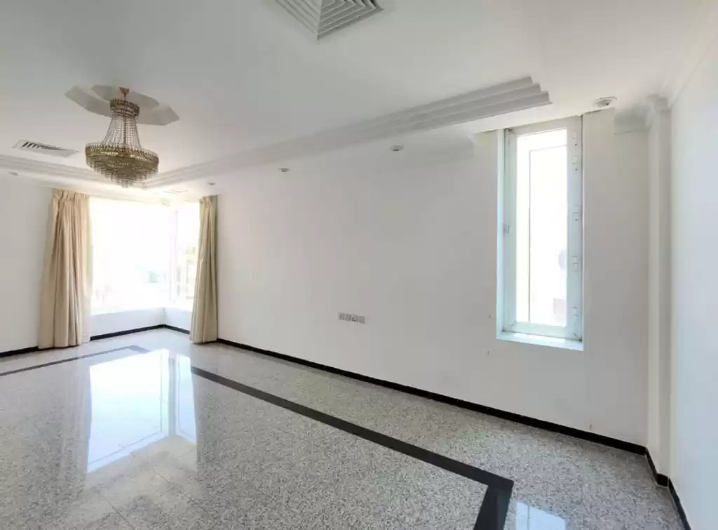 Wohn Klaar eigendom 3 Schlafzimmer U/F Wohnung  zu vermieten in Kuwait #23551 - 1  image 