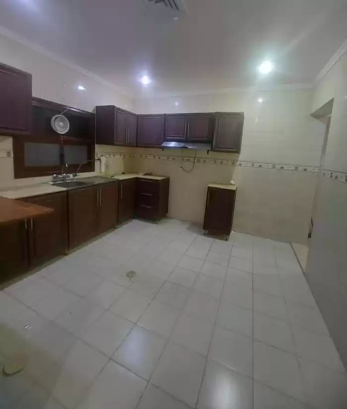 Residential Ready Property 3+maid Bedrooms U/F Apartment  for rent in Kuwait #23565 - 1  image 