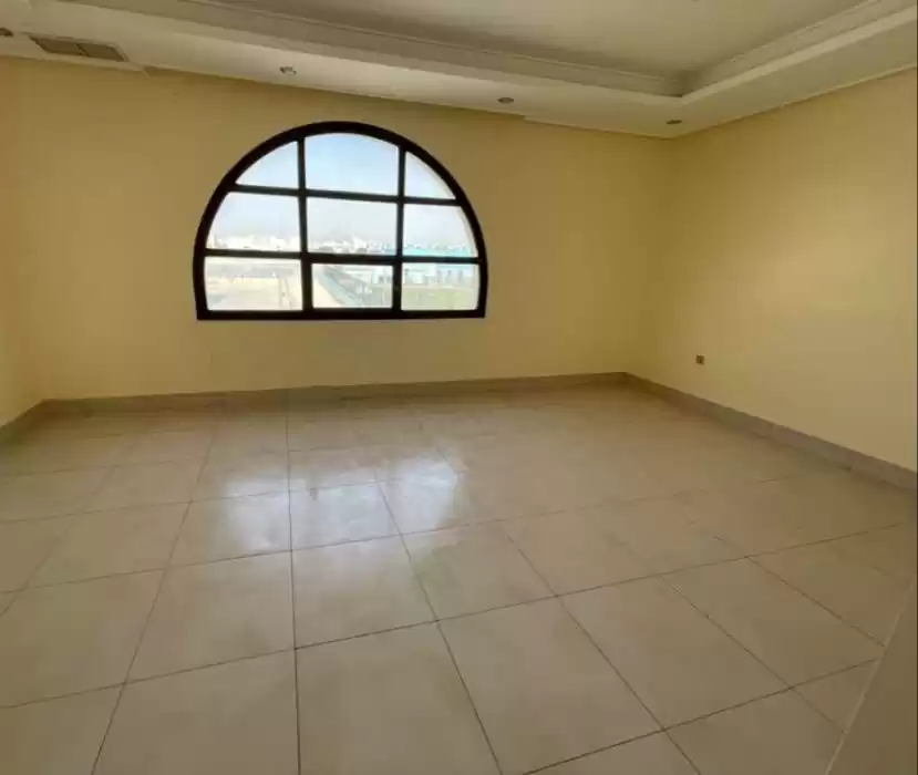 Residential Ready Property 3 Bedrooms U/F Apartment  for rent in Kuwait #23568 - 1  image 