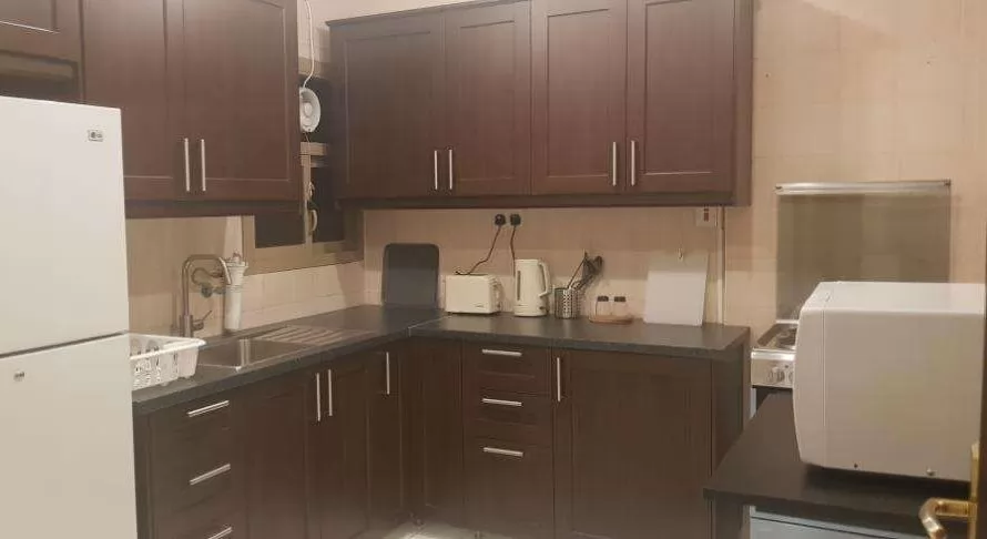Residential Ready Property 3 Bedrooms F/F Apartment  for rent in Kuwait #23604 - 1  image 