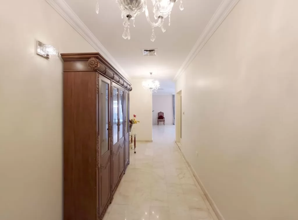 Residential Ready Property 3 Bedrooms F/F Apartment  for rent in Kuwait #23616 - 1  image 