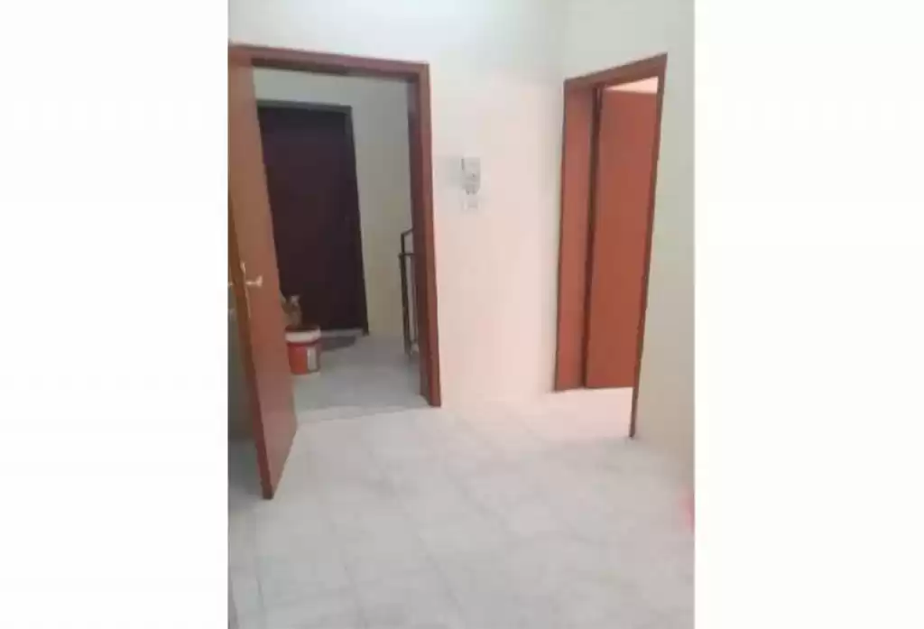 Residential Ready Property 3+maid Bedrooms U/F Apartment  for rent in Riyadh #23621 - 1  image 