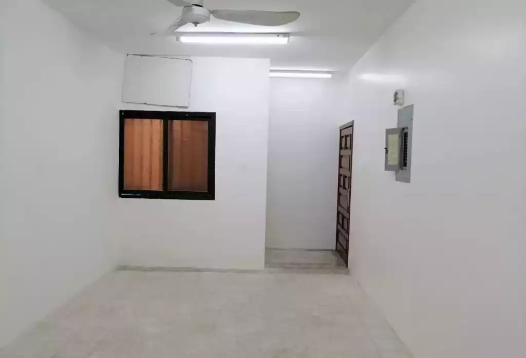 Wohn Klaar eigendom 3 Schlafzimmer U/F Wohnung  zu vermieten in Riad #23623 - 1  image 