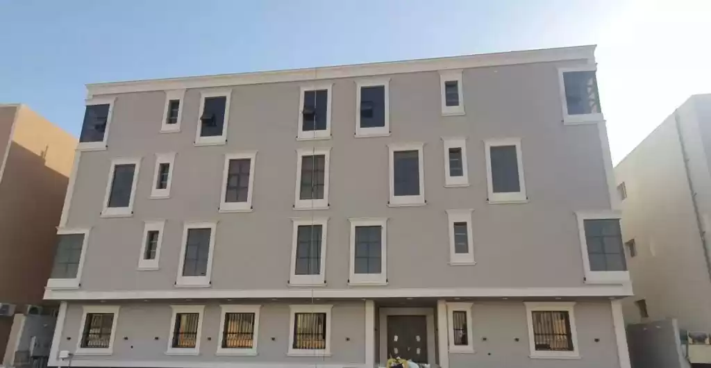 Residential Ready Property 3 Bedrooms U/F Apartment  for sale in Riyadh #23624 - 1  image 