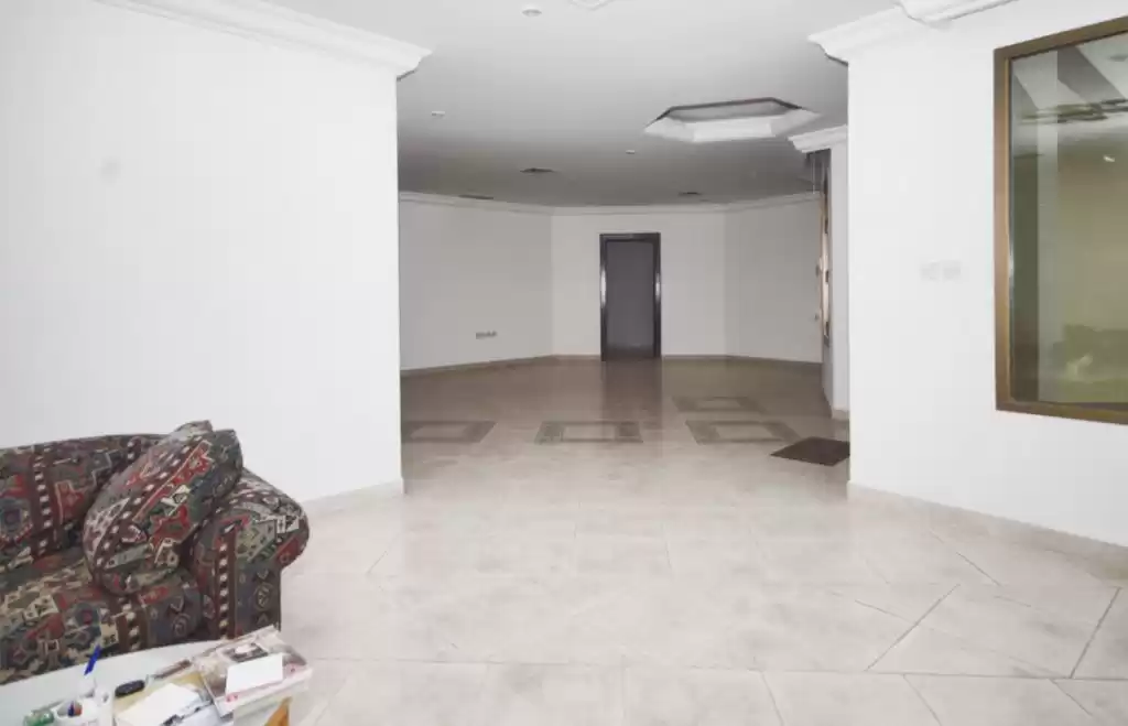 Résidentiel Propriété prête 5 chambres U / f Villa autonome  a louer au Koweit #23628 - 1  image 