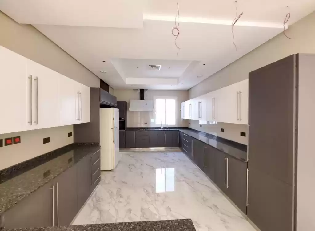 Residential Ready Property 3 Bedrooms U/F Apartment  for rent in Kuwait #23629 - 1  image 
