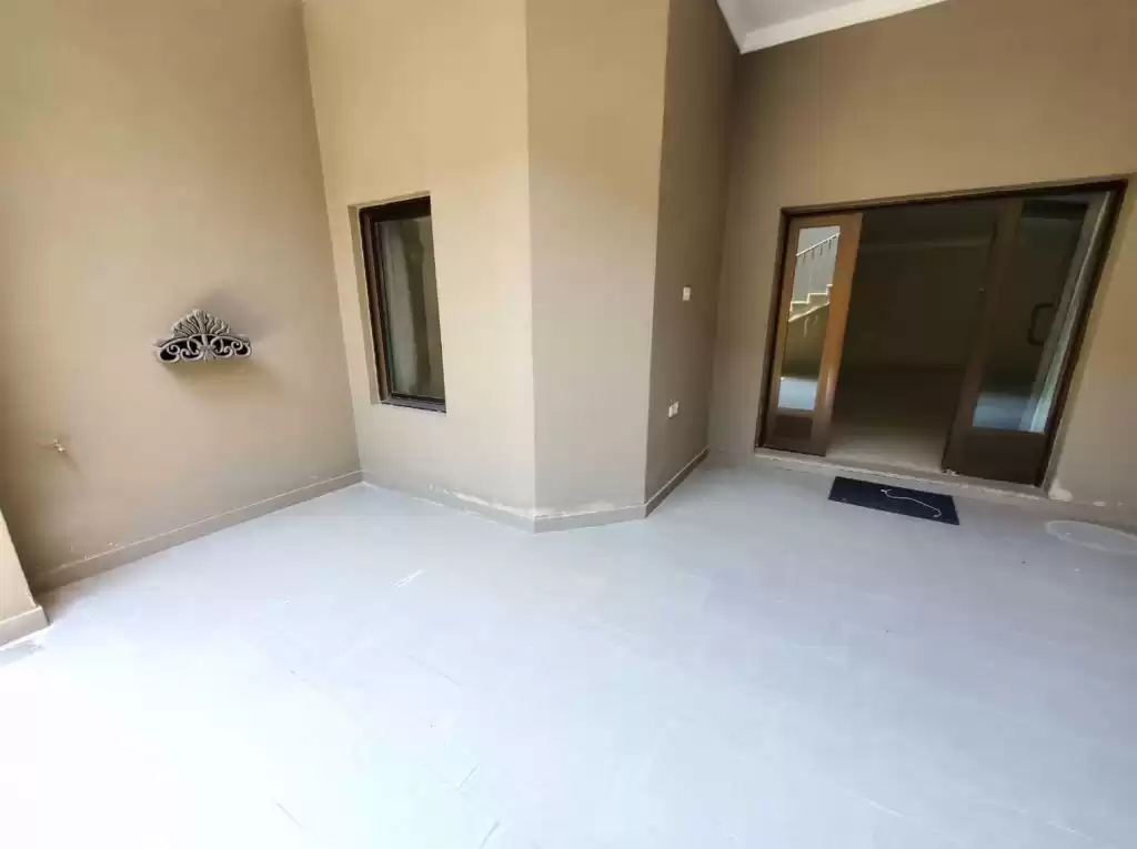 Жилой Готовая недвижимость 2 спальни Н/Ф Квартира  в аренду в Кувейт #23638 - 1  image 