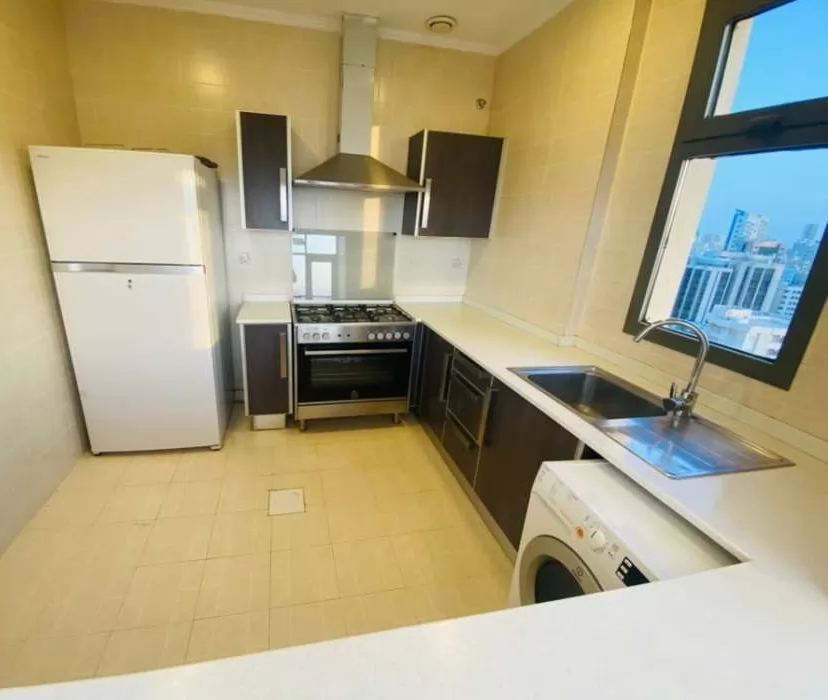 Wohn Klaar eigendom 4 Schlafzimmer U/F Wohnung  zu vermieten in Kuwait #23643 - 1  image 