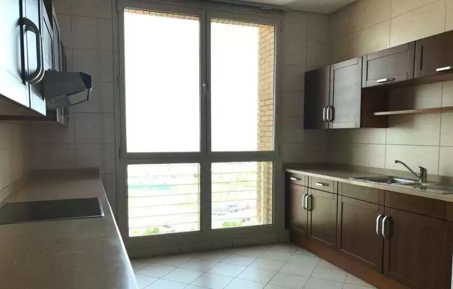 Residential Ready Property 3+maid Bedrooms U/F Apartment  for rent in Kuwait #23655 - 1  image 