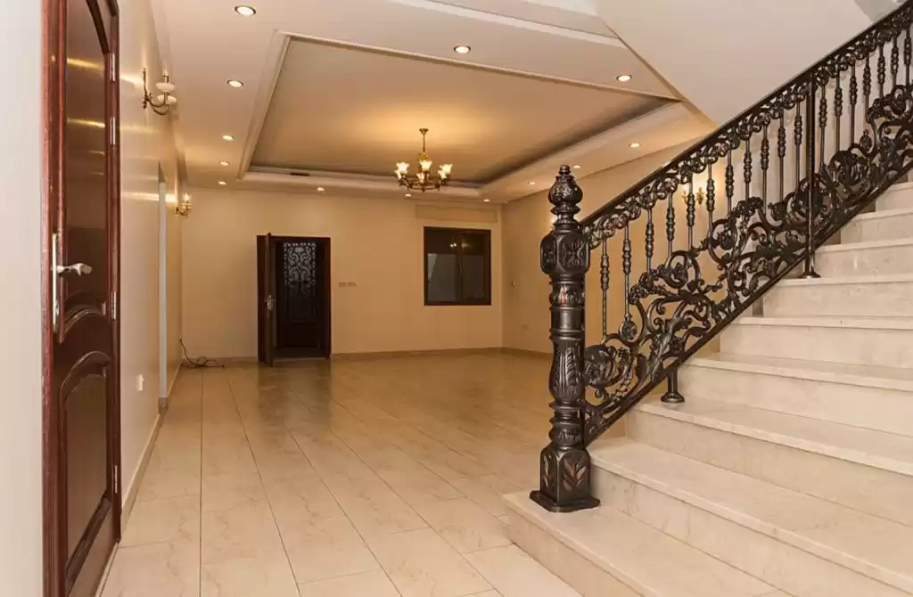 Résidentiel Propriété prête 5 chambres U / f Villa autonome  a louer au Koweit #23666 - 1  image 