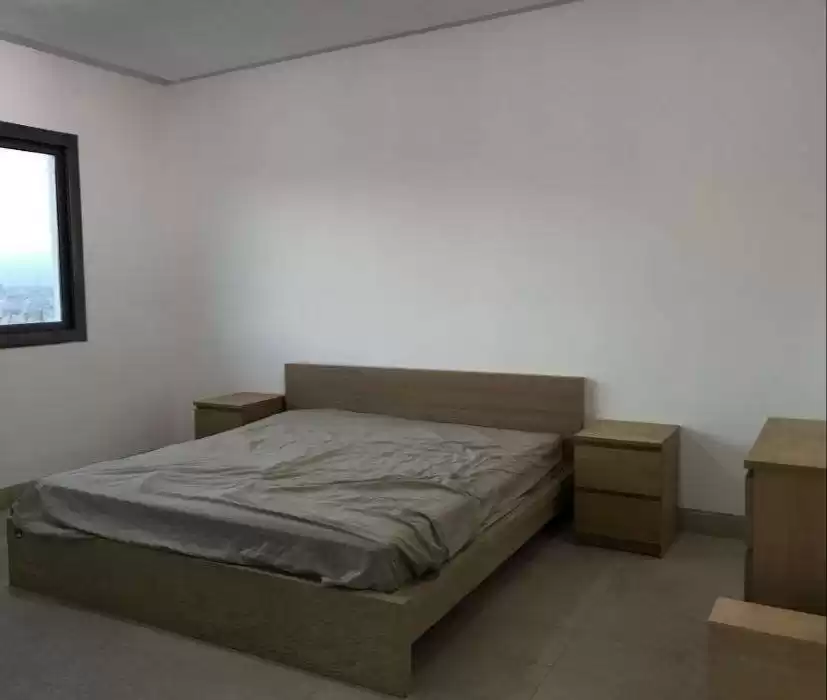 yerleşim Hazır Mülk 2+hizmetçi Yatak Odası F/F Apartman  kiralık içinde Kuveyt #23673 - 1  image 