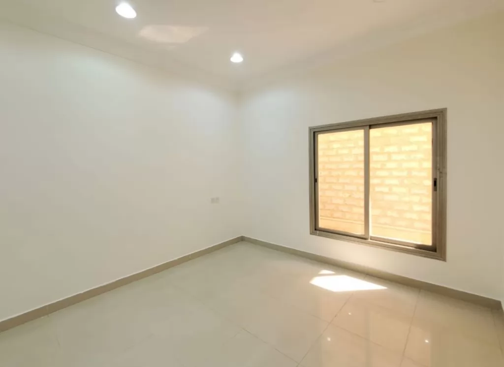 Жилой Готовая недвижимость 3 спальни Н/Ф Квартира  в аренду в Кувейт #23687 - 1  image 