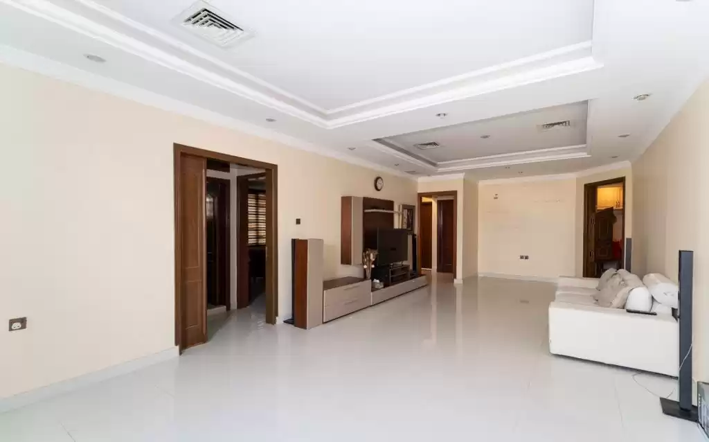 Wohn Klaar eigendom 3 Schlafzimmer U/F Wohnung  zu vermieten in Kuwait #23703 - 1  image 