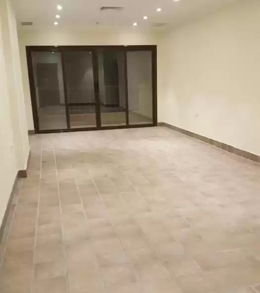 Residential Ready Property 3 Bedrooms U/F Apartment  for rent in Kuwait #23713 - 1  image 