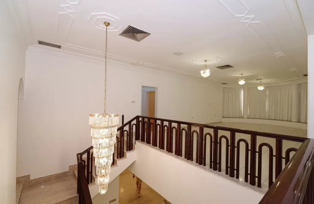 Жилой Готовая недвижимость 6 спален Н/Ф Отдельная вилла  в аренду в Кувейт #23725 - 1  image 