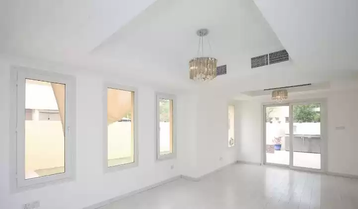 Résidentiel Propriété prête 2 chambres U / f Villa autonome  a louer au Dubai #23727 - 1  image 
