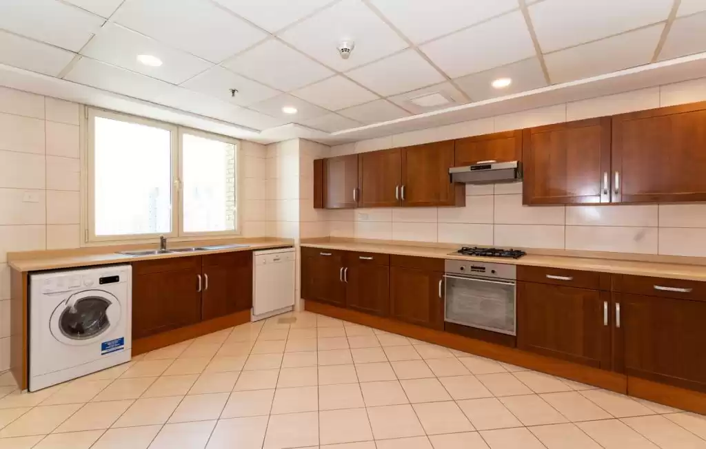 Residential Ready Property 3 Bedrooms U/F Apartment  for rent in Kuwait #23740 - 1  image 