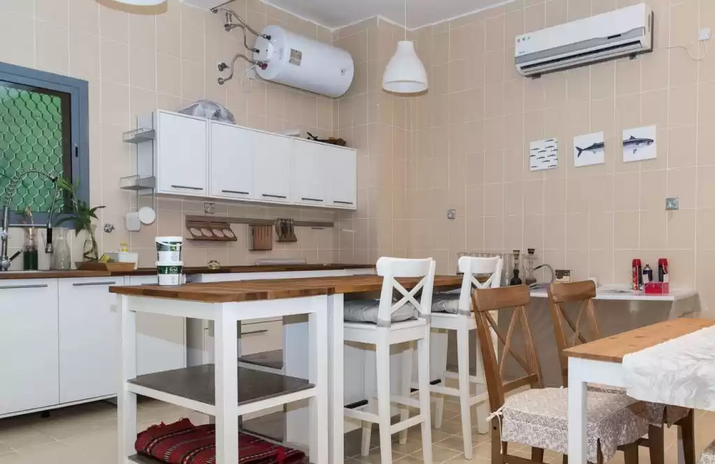 Résidentiel Propriété prête 5 chambres F / F Villa autonome  a louer au Koweit #23798 - 1  image 