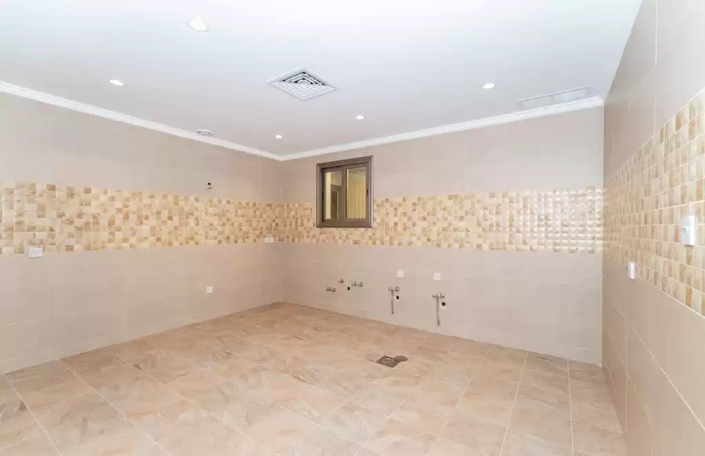 Residential Ready Property 2 Bedrooms U/F Apartment  for rent in Kuwait #23836 - 1  image 