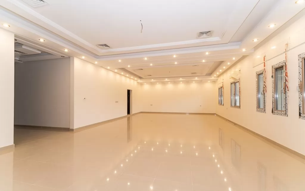 Жилой Готовая недвижимость 7+ спален Н/Ф Отдельная вилла  в аренду в Кувейт #23888 - 1  image 
