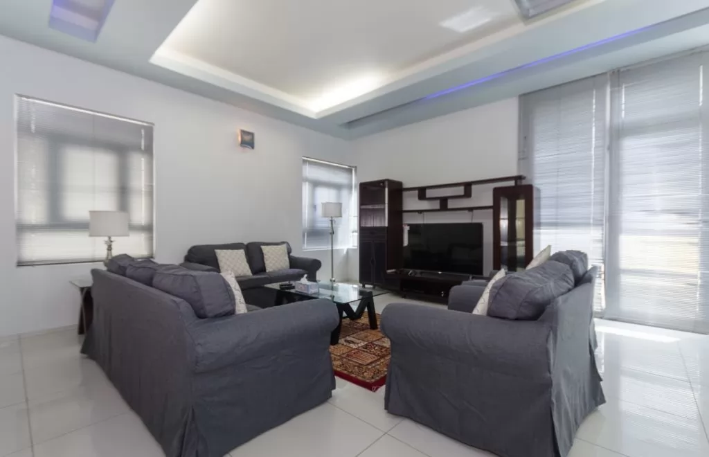 Residential Ready Property 3 Bedrooms F/F Apartment  for rent in Kuwait #23891 - 1  image 
